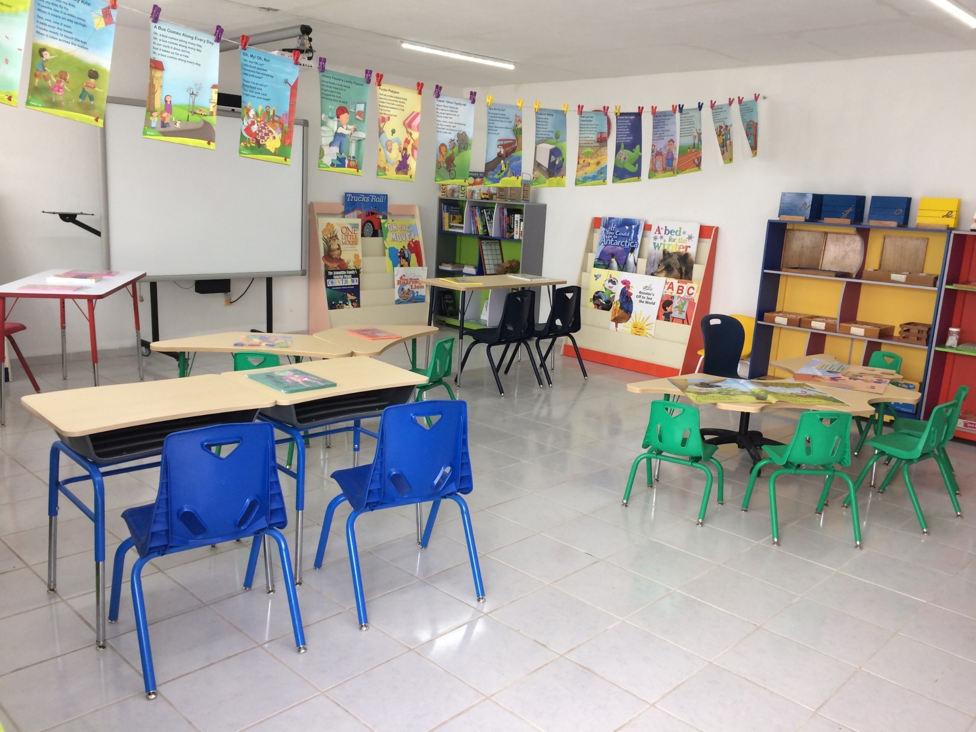 Mobiliario institucional personalizado